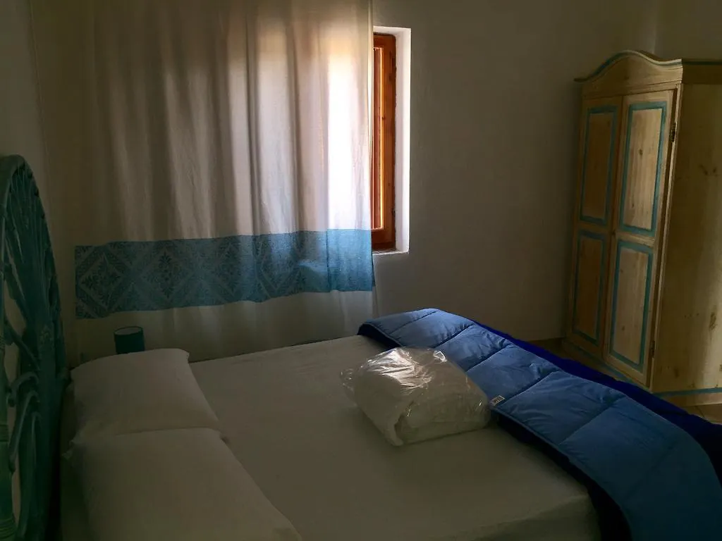 Hébergement de vacances Appartamenti In Villa La Marinedda Isola Rossa  Italie